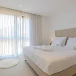 Luxury Beachfront Glorious With Pool And Jacuzzi بريلا