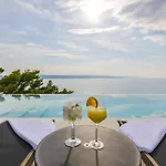 Luxury Beachfront Glorious With Pool And Jacuzzi فيلة *