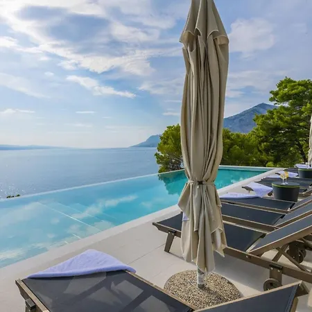 فيلة Luxury Beachfront Glorious With Pool And Jacuzzi بريلا
