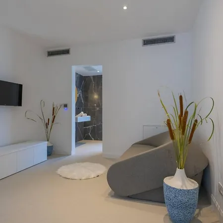 Luxury Beachfront Glorious With Pool And Jacuzzi Villa Brela