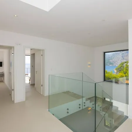 Villa Luxury Beachfront Glorious With Pool And Jacuzzi Brela