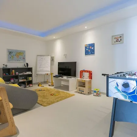 Luxury Beachfront Glorious With Pool And Jacuzzi * Brela
