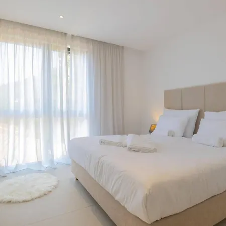Luxury Beachfront Glorious With Pool And Jacuzzi Brela