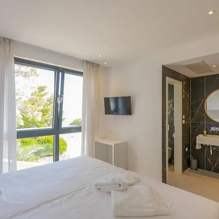 Villa Luxury Beachfront Glorious With Pool And Jacuzzi Brela