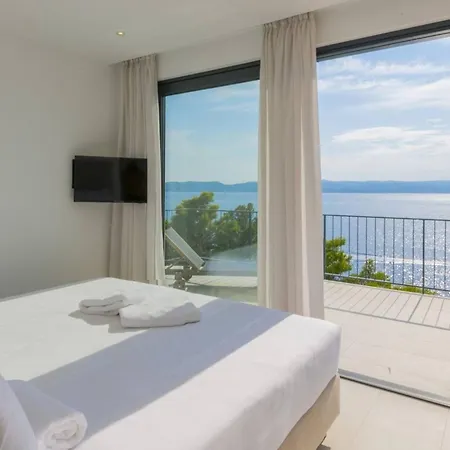 Villa Luxury Beachfront Glorious With Pool And Jacuzzi
