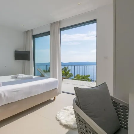 Luxury Beachfront Glorious With Pool And Jacuzzi Villa Brela