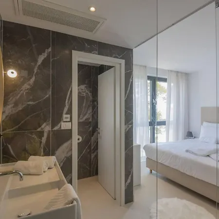 Villa Luxury Beachfront Glorious With Pool And Jacuzzi