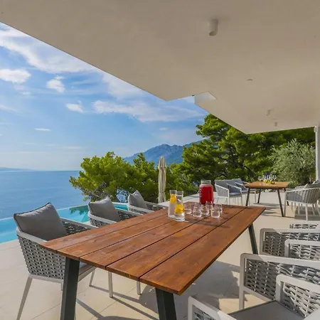 Luxury Beachfront Glorious With Pool And Jacuzzi *