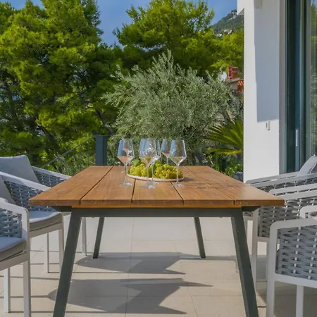 Luxury Beachfront Glorious With Pool And Jacuzzi * Brela