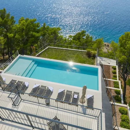 Luxury Beachfront Glorious With Pool
