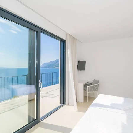 Luxury Beachfront Glorious With Pool فيلة
