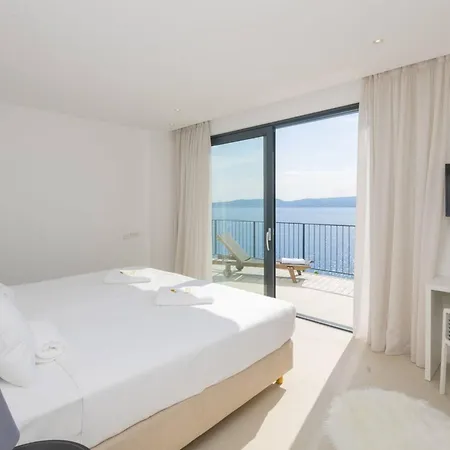 Villa Luxury Beachfront Glorious With Pool And Jacuzzi