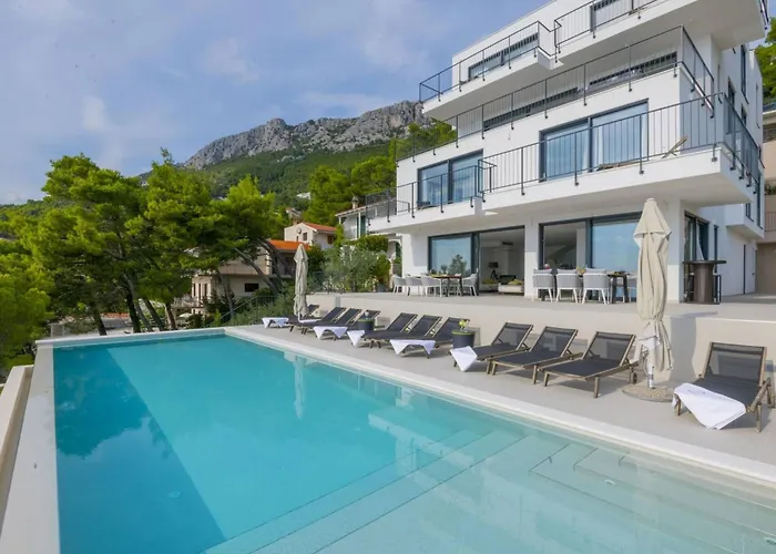 Luxury Beachfront Glorious With Pool بريلا