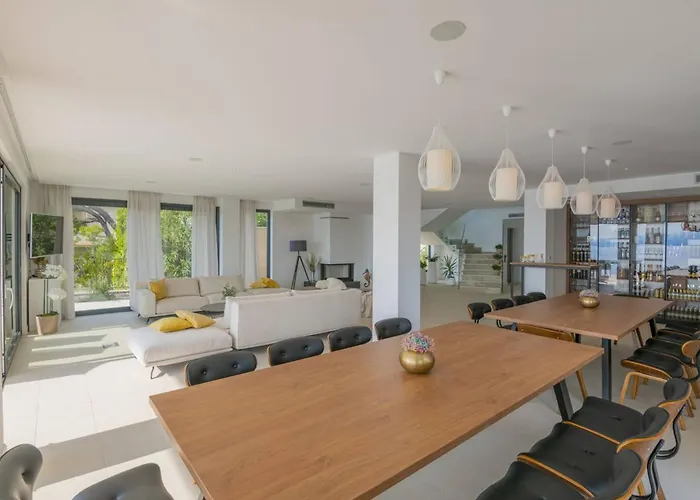 Luxury Beachfront Glorious With Pool Villa *