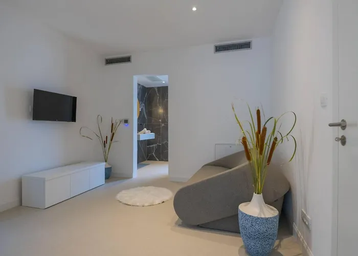 Luxury Beachfront Glorious With Pool Villa Brela