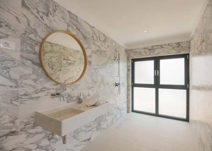 Villa Luxury Beachfront Glorious With Pool Brela