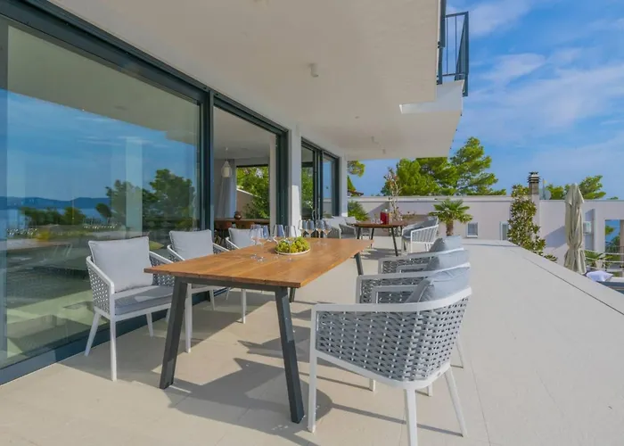 Luxury Beachfront Glorious With Pool Villa