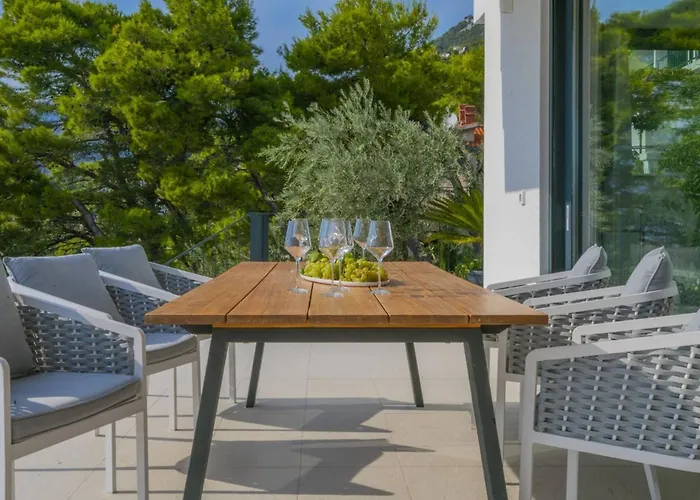 Luxury Beachfront Glorious With Pool * Brela
